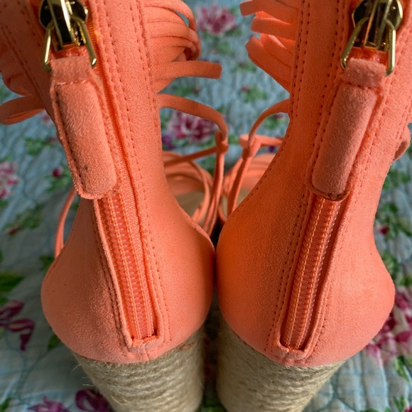 Jennifer Lopez strappy coral wedges - Picture 9 of 9